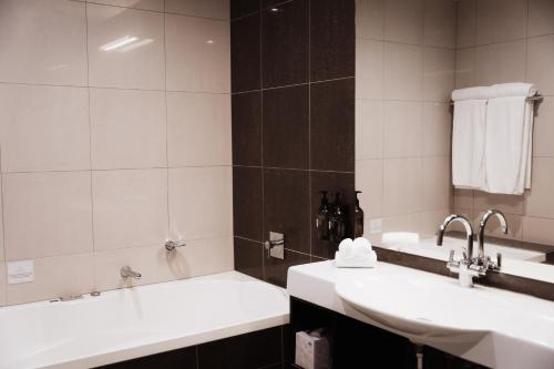 利邦码头陶朗加酒店