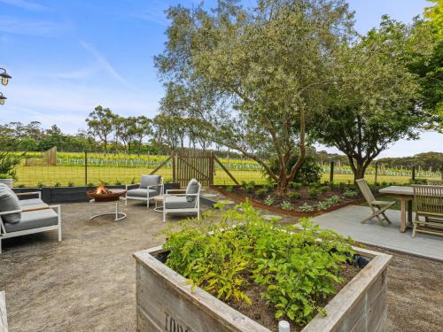 The Elm Red Hill Vineyard and Bay views near Ten Minutes By Tractor Wine Co