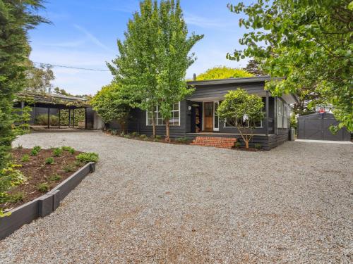 The Elm Red Hill Vineyard and Bay views near Ten Minutes By Tractor Wine Co