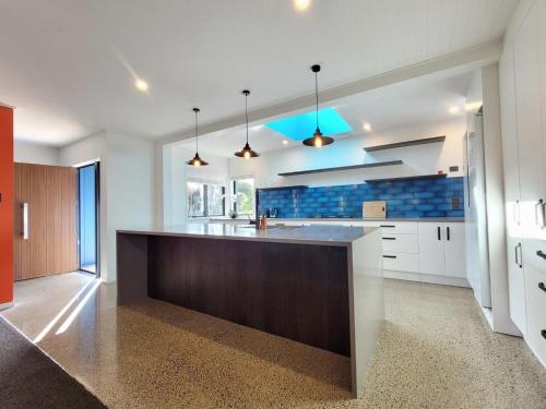 Hosts on the Coast Hillview Hideaway