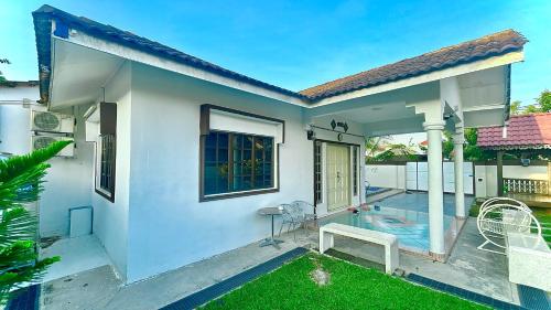 MZ Homestay Private Swimming Pool Room Type - Villa
