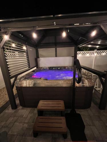 LBI - Pool Hot Tub Beach Block Pet Friendly NEW CONSTRUCTION in Long Beach, USA