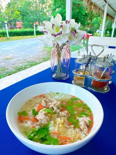 The Golden View Resort Suan Phueng - 레스토랑
