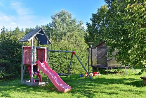 Legeplads, Šeimos namelis - Mindūnų sodyba (Seimos namelis - Mindunu sodyba) in Kernave