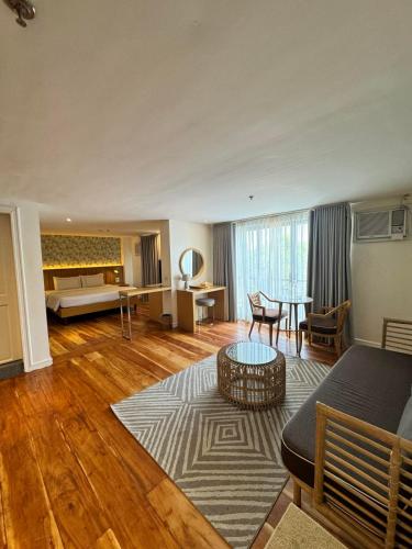 Sugarland Hotel Room Type - Executive Suite