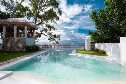 Okružje, E-Fun Dive Resort in Dumaguete