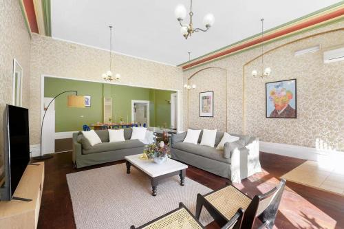 Shared lounge/TV area, Fitzroy Private Rooms - 132 Nicholson Homestay in Fitzroy