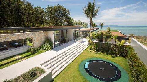 Exclusive Sea Renity A Beachfront Villa Retreat Sleeps 12 Adults and 6 Kids
