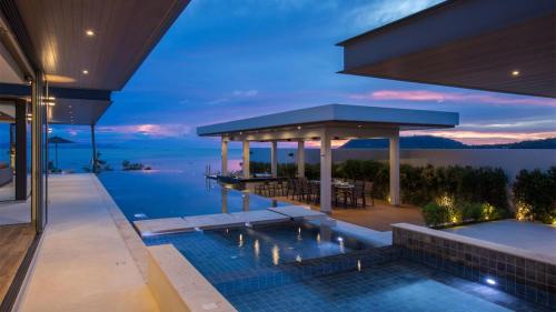 Exclusive Sea Renity A Beachfront Villa Retreat Sleeps 12 Adults and 6 Kids
