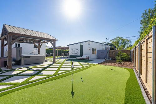 San Diego Chill House with Jacuzzi-Golf-Game Room in San Diego, USA
