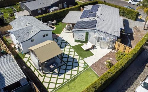 San Diego Chill House with Jacuzzi-Golf-Game Room in North Clairemont