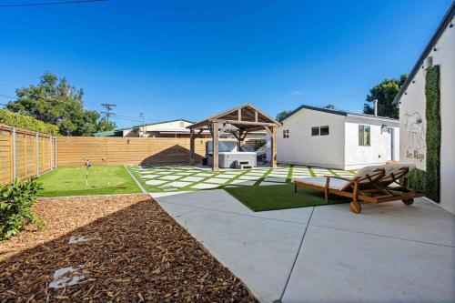 San Diego Chill House with Jacuzzi-Golf-Game Room in North Clairemont