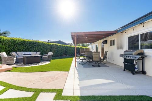 San Diego Chill House with Jacuzzi-Golf-Game Room in North Clairemont