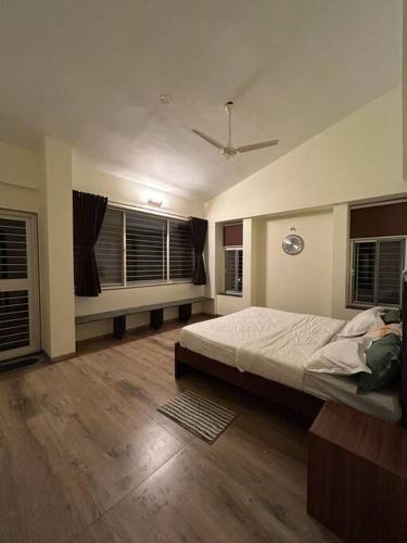 Serene 43, Karjat 3 BHK Villa, Wifi, Plunge Pool, Karjat (fotografie 4)