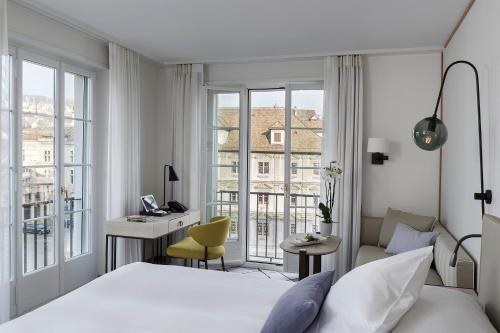 City Double Room image 4
