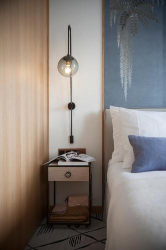 City Queen Room image 4