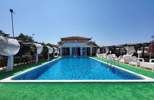 Complex Exotica, Lozenets (foto 9)