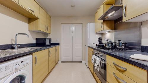 Spacious 4 Bedroom, 3 Bath House by Jesswood Properties Contractors, Business and Leisure with Free Parking and WIFI, Peterborough (fotografie 9)