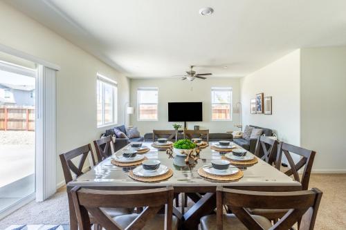 Voyage on to your minimalistic getaway in Linda (CA)