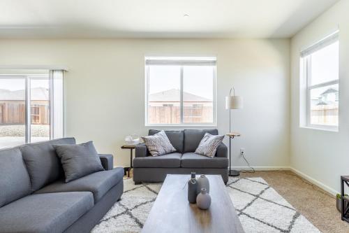 Voyage on to your minimalistic getaway Voyage on to your minimalistic getaway