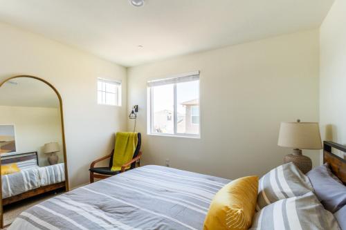 Voyage on to your minimalistic getaway Voyage on to your minimalistic getaway