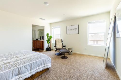 Voyage on to your minimalistic getaway Voyage on to your minimalistic getaway