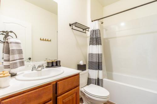 Voyage on to your minimalistic getaway Voyage on to your minimalistic getaway