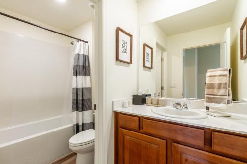 Voyage on to your minimalistic getaway Voyage on to your minimalistic getaway