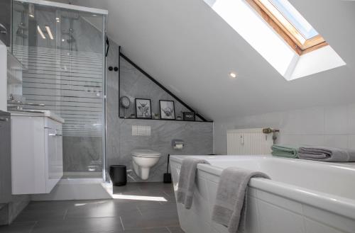 浴室, Ferienwohnung Rheinpark Emmerich Rheinblick & Parkplatz in 萊茵河畔埃默里希