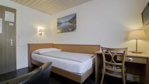 Economy Single Room with Private External Bathroom image 3