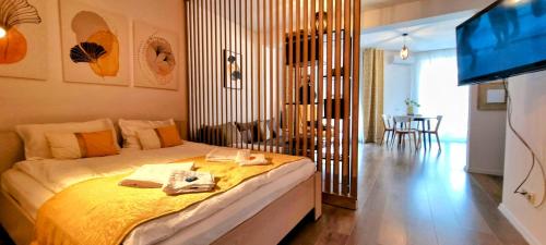 Avenue of MARA - ULTRACENTRAL Studio DeLuxe, Plus FREE Underground Parking Avenue of MARA - ULTRACENTRAL Studio DeLuxe, Plus FREE Underground Parking