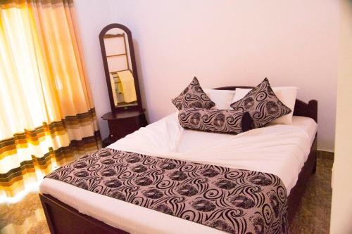 Standard Double Room image 7