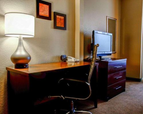 Comfort Suites Gadsden Attalla - image 2