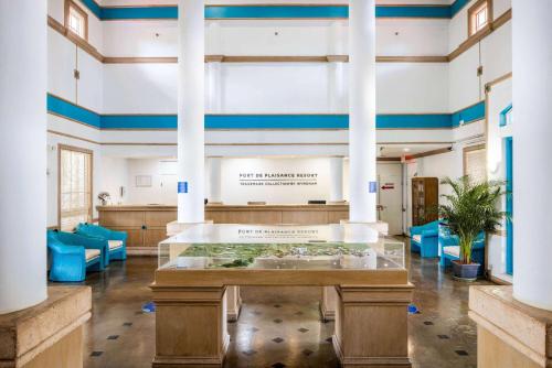 ロビー, Port de Plaisance Resort, Trademark Collection by Wyndham in コールバーイ