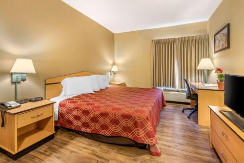 Econo Lodge Airport/Colorado Springs - image 10