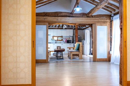 구례 한옥 스테이 죽록정사 (Hanok Stay - JukRokJungSa) 4성급 게스트하우스 로비