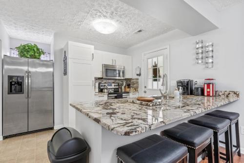 Cozy Retreat with Pool - Your Home Away from Home home in Raleigh, USA