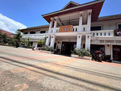外観, ShuYa Hotel 舒雅酒店 in バン ヴィエン マイ ロード