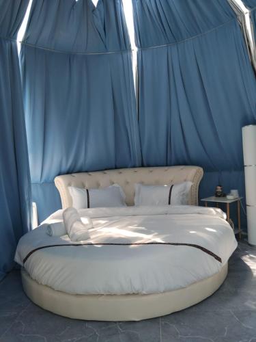 J&L Glamping in มานิเซส