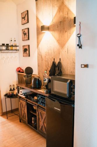 virtuve, Albpanorama Apartment mit Sauna und Ausblick in Hohenstein (Reutlingen)