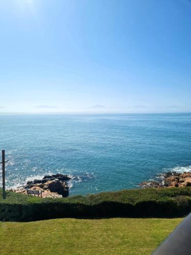 Three-Bedroom Apartment with Sea View image 10
