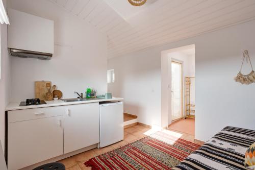 virtuve, Além Monte Retreat, Peaceful Hideaway on the Alentejo Coast (Alem Monte Retreat, Peaceful Hideaway on the Alentejo Coast) in Colos