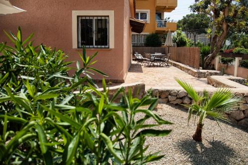 Naika Studios & Apartments