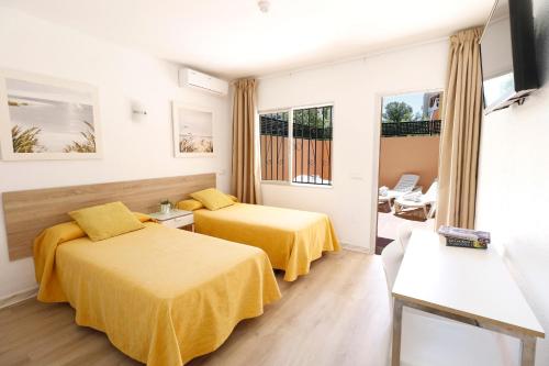 Naika Studios & Apartments