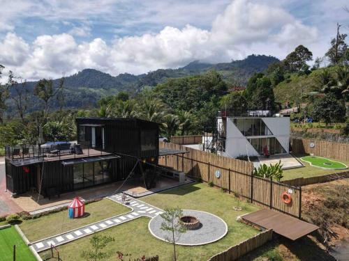 The Black & White Box Villa - Genting Highland Foot Area, Bentong