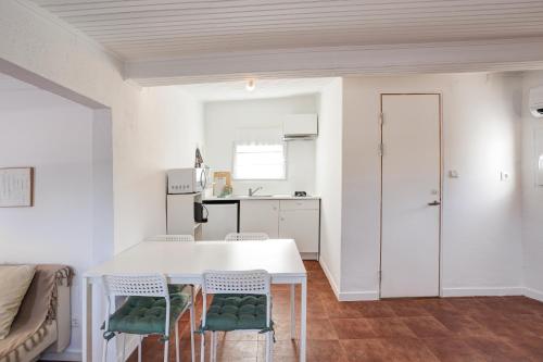 virtuve, Além Monte Retreat, Peaceful Hideaway on the Alentejo Coast (Alem Monte Retreat, Peaceful Hideaway on the Alentejo Coast) in Colos