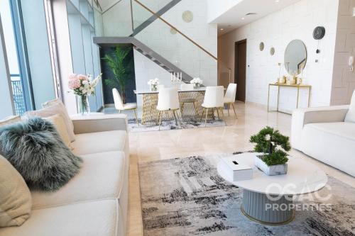Luxury 4BR Penthouse- 2 Floors, Creek View, Netflix, Dubaj (zdjęcie 7)
