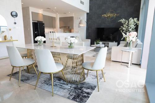 Luxury 4BR Penthouse- 2 Floors, Creek View, Netflix, Dubaj (zdjęcie 8)