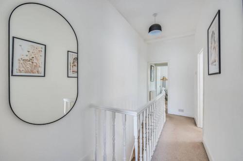 Lutterworth House - Prime Location - Free Parking, Pool Table, Fast WiFi and Smart TV by Yoko Property Lutterworth House - Prime Location - Free Parking, Pool Table, Fast WiFi and Smart TV by Yoko Property