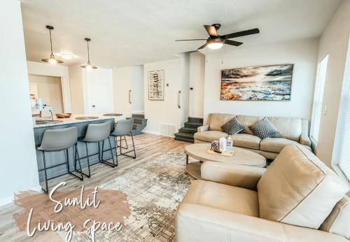 Spacious & Cozy 6br For 14- Lgbtq Friendly Nw38 in Oklahoma City, USA